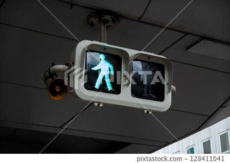 Retro traffic lights in Niigata Retro traffic lights in Niigata 128411041