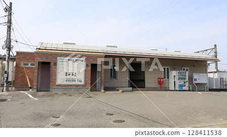 JR Ryomo Line Tomita Station building JR Ryomo Line Tomita Station building 128411538