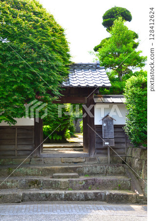 Samurai住宅小組位於洪氾區腳下 Samurai住宅小組位於洪氾區腳下 128412624