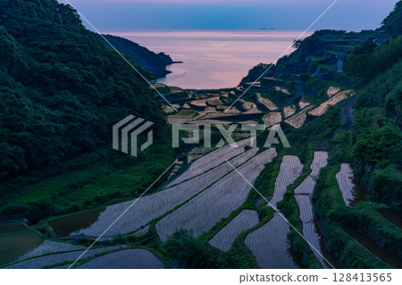 (Saga Prefecture) Hamanoura rice terraces as the sun sets (Saga Prefecture) Hamanoura rice terraces as the sun sets 128413565