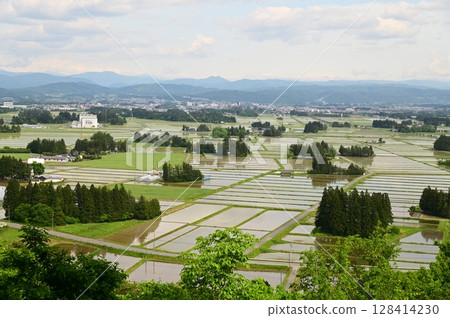 A view of Igune from Enmanji Kannonyama 128414230