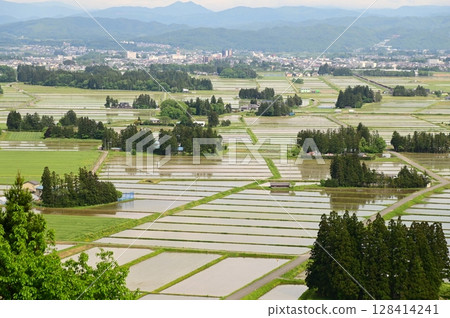 從圓滿寺觀音山眺望伊群 128414241