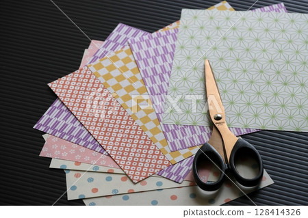 Scissors and Chiyogami paper Scissors and Chiyogami paper 128414326