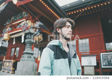 神殿 白人 外國人 128414368