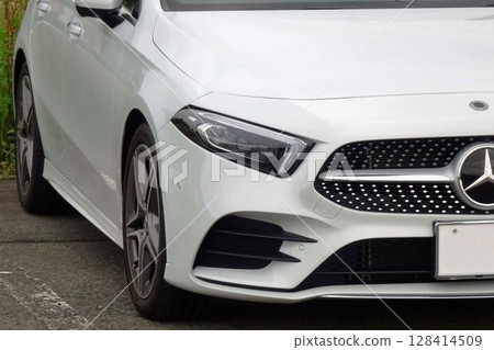 進口車圖片：賓士A級車頭罩 128414509