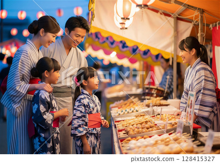 家庭享受夏日節日 128415327