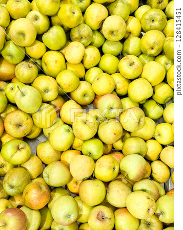 lots of ripe apples to eat as background lots of ripe apples to eat as background 128415451
