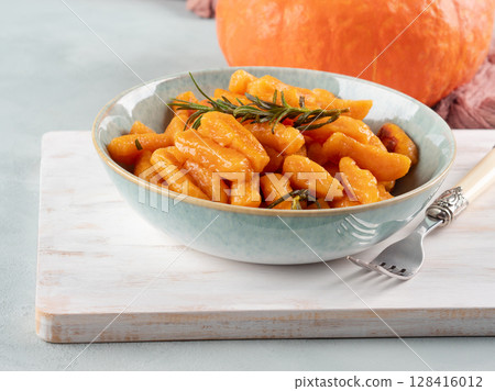 Pumpkin potato gnocchi easy Italian autumn recipe with hokkaido squash 128416012