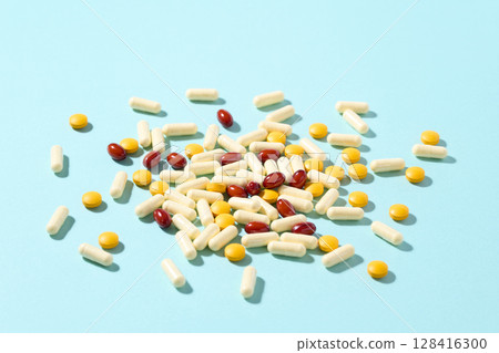 Large amount of capsules and tablets supplements Large amount of capsules and tablets supplements 128416300