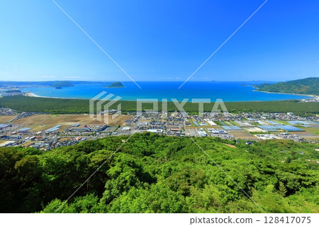 [Saga Prefecture] Rainbow Pine Grove, Karatsu Bay, and the Genkai Sea as seen from Kagamiyama Observation Terrace 128417075