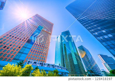 Tokyo cityscape in Japan: Extremely hot... Overlooking the Shiodome office district, etc. = 19th 128418197
