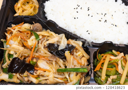 Delicious meat vegetable fried bento Delicious meat vegetable fried bento 128418623