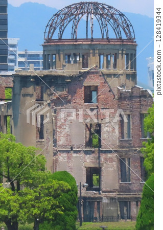 [Hiroshima Prefecture] Atomic Bomb Dome and Peace Memorial Park 128419344