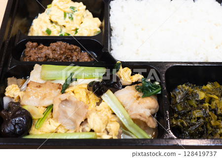 Delicious pork and egg stir-fry Chinese lunch box Delicious pork and egg stir-fry Chinese lunch box 128419737