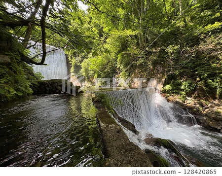 Kaigen Falls, flowing deep inside Kaikake Onsen 128420865