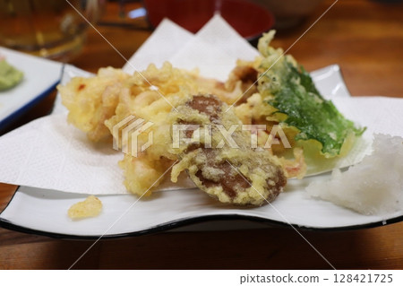 Platter of tempura 128421725