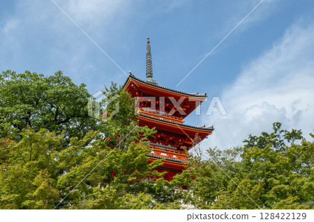 Triple tower of Kiyomizudera 128422129