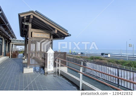 Foot bath facility at Shiomizaka Roadside Station, Kosai City Foot bath facility at Shiomizaka Roadside Station, Kosai City 128422832