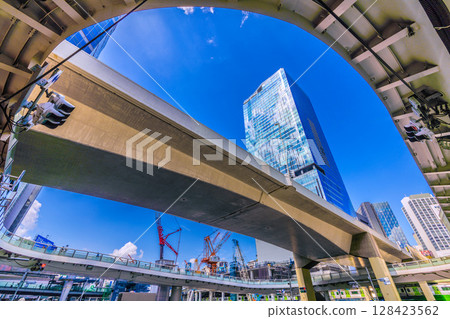 Tokyo cityscape in Japan July: Goodbye Shibuya Station West Exit. The central building will also be completely demolished... View of the Metropolitan Expressway and decks, etc. = 13th 128423562