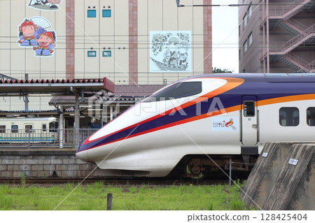 The Yamagata Shinkansen Tsubasa arrives at the Fukushima Station conventional line platform (July 2025) The Yamagata Shinkansen Tsubasa arrives at the Fukushima Station conventional line platform (July 2025) 128425404