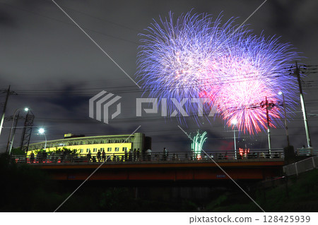 Tatara Festival Fireworks Display: 2024 (Kawaguchi City, Saitama Prefecture) 128425939
