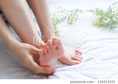 Women's soles: Foot care Women's soles: Foot care 128431835