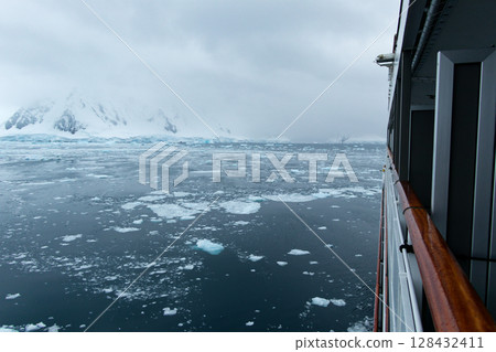 A view from a luxury cruise ship, Rostral, during an Antarctic cruise 128432411