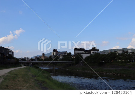 Kyoto City Kyoto Kamo River Kiyomizu-Gojo Keihan Railway Hankyu Railway Kamo Date Kiyomizu-Gojo Station Kyoto Kawaramachi Station Kyoto City Kyoto Kamo River Kiyomizu-Gojo Keihan Railway Hankyu Railway Kamo Date Kiyomizu-Gojo Station Kyoto Kawaramachi Station 128433164