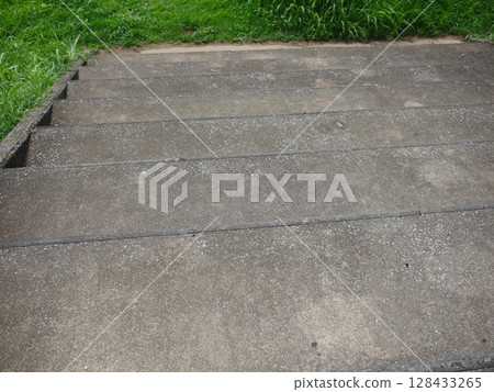The story of the stairs The memories we talked about on the stairs will remain in our hearts forever. 128433265