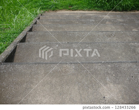 The story of the stairs The memories we talked about on the stairs will remain in our hearts forever. 128433266