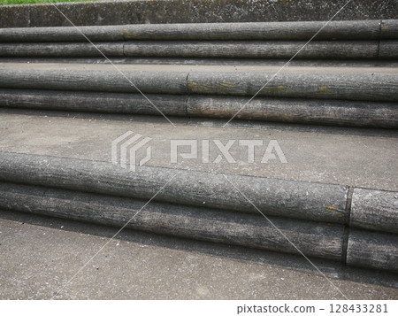 The story of the stairs The memories we talked about on the stairs will remain in our hearts forever. 128433281