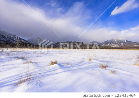 Mount Taro and Senjogahara in Oku-Nikko in February Mount Taro and Senjogahara in Oku-Nikko in February 128433464