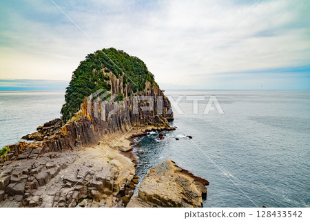 Columnar joints at Tategasaki, Kumano City, Mie Prefecture 128433542