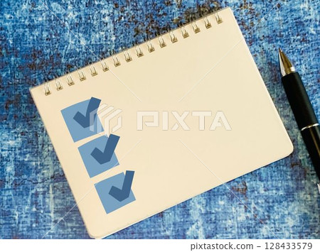 Checklist (blue background) 128433579