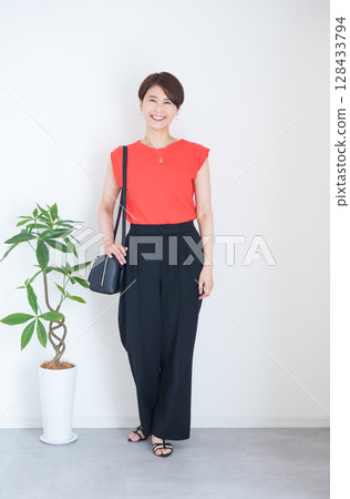 Women's summer clothing fashion coordination (vertical) Women's summer clothing fashion coordination (vertical) 128433794