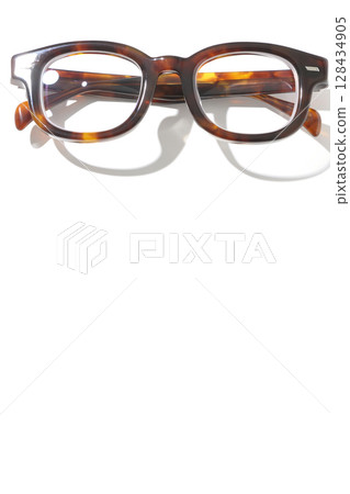 Glasses photographed on a white background 128434905