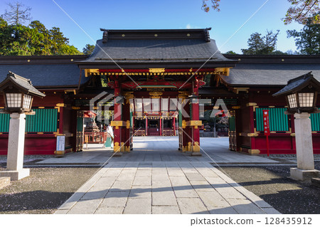 鹽釜神社唐門與迴廊的春天 鹽釜神社唐門與迴廊的春天 128435912