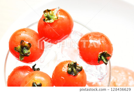 Frozen cherry tomatoes: Delicious tomatoes with an easier intake of lycopene Frozen cherry tomatoes: Delicious tomatoes with an easier intake of lycopene 128436629