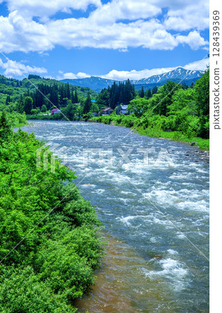 初夏的寒河 128439369