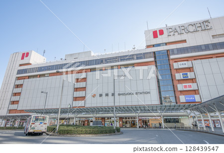 靜岡縣靜岡市晴天的JR靜岡站(北口) 靜岡縣靜岡市晴天的JR靜岡站(北口) 128439547