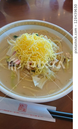 長崎什錦麵配雞蛋絲 128439630