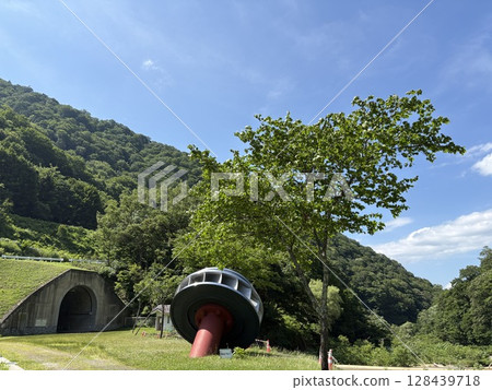 Futago Dam_Tunnel_Sightseeing Facility_Hydroelectric Power Generation 128439718