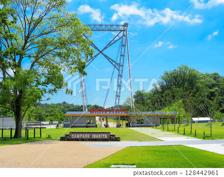 伊巴基塔水壩公園吊橋入口 128442961