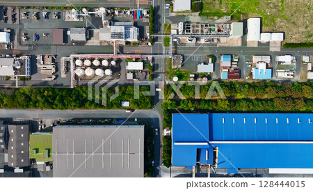 工廠林立的工業區鳥瞰圖 工廠林立的工業區鳥瞰圖 128444015