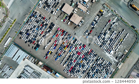 汽車工廠和車隊的鳥瞰圖 128444050