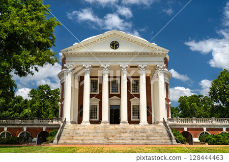The Rotunda at the University of Virginia in Charlottesville, designed by Thomas Jefferson and completed in 1826. UNESCO World Heritage site in United States 128444463