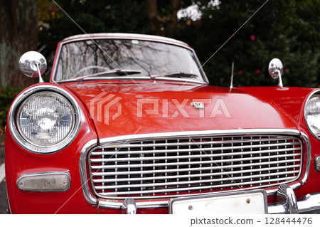 Classic car 128444476