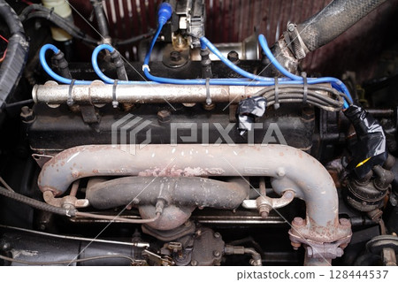 Classic car 128444537