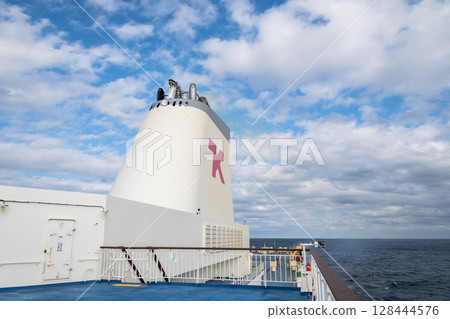 [Tokyo Kyushu Ferry Funnel bound for Mayu Shinmoji] 128444576