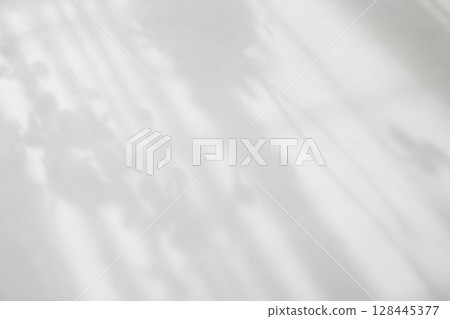 Light-filled floor 128445377